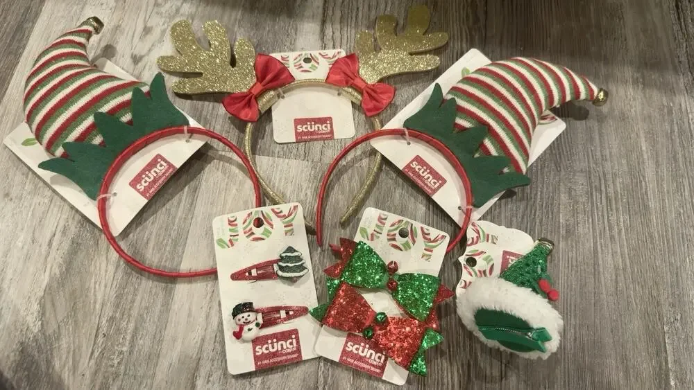 Scunci Christmas Hair Accessories Lot – Elf Hats, Reindeer Antlers, Bows, Clips